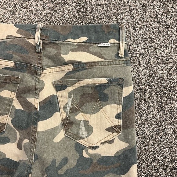 Mother High Waisted Looker Ankle Fray in Camo - Picture 9 of 9